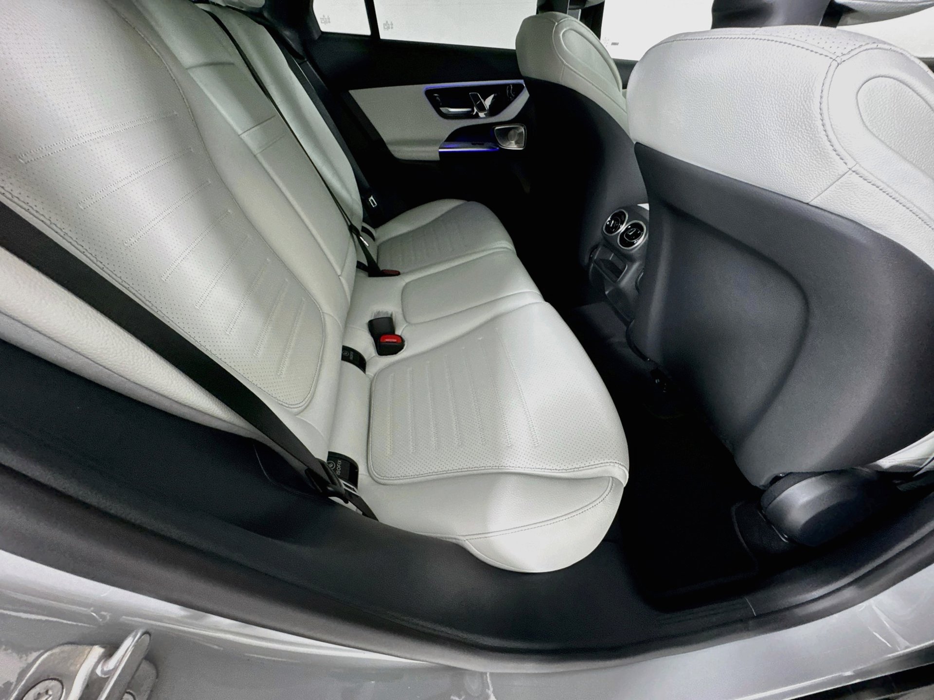 New 2027 Mercedes-Benz GLC 300 4MATIC image 30