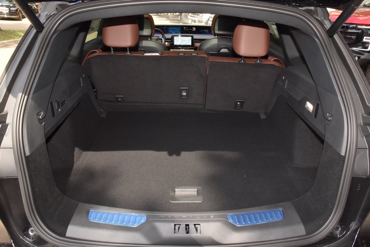 New 2026 Lincoln Nautilus Reserve AWD/4WD image 38
