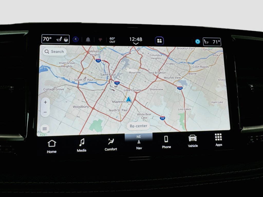 Used 2026 Chrysler Pacifica Limited FWD image 15