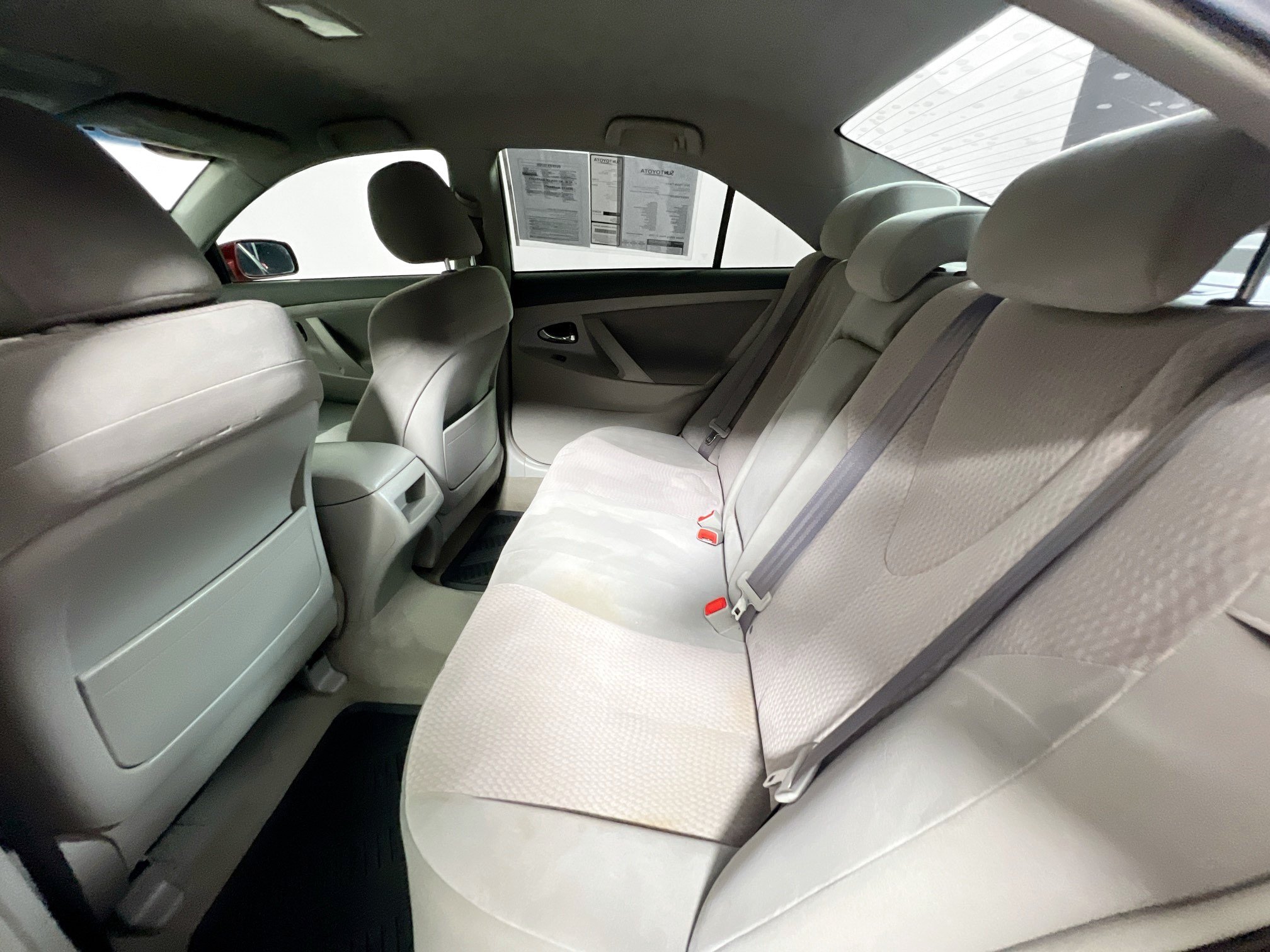Used 2010 Toyota Camry LE FWD image 28