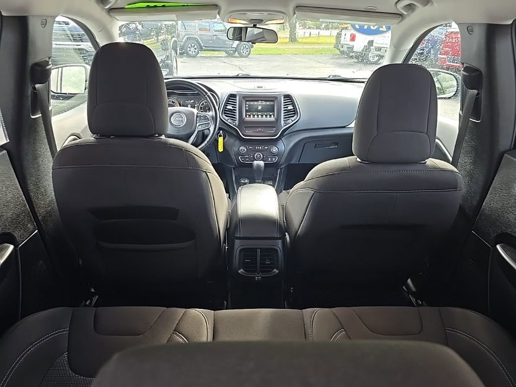 Used 2019 Jeep Cherokee Latitude w/ Cold Weather Group image 27