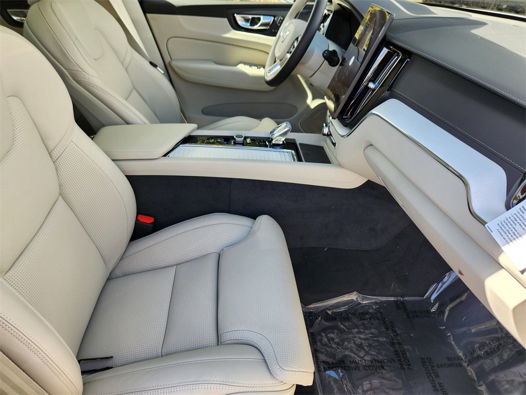 New 2026 Volvo XC60 B5 Ultra w/ Protection Package Premier image 18