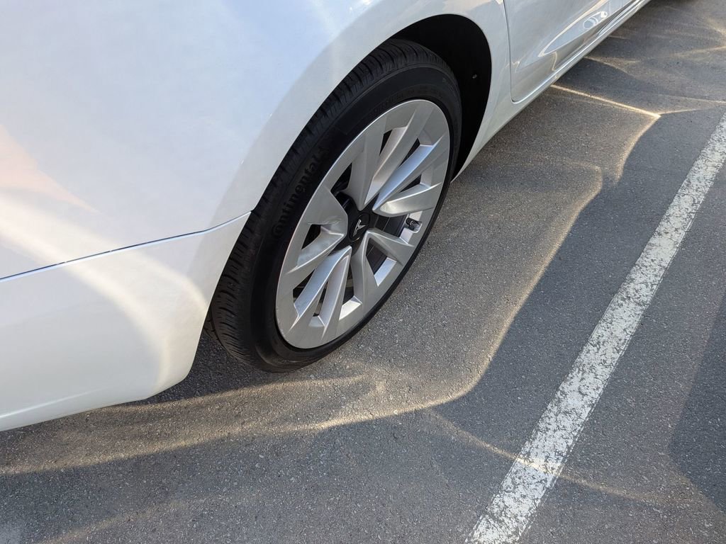 Used 2023 Tesla Model 3 Standard Range image 10