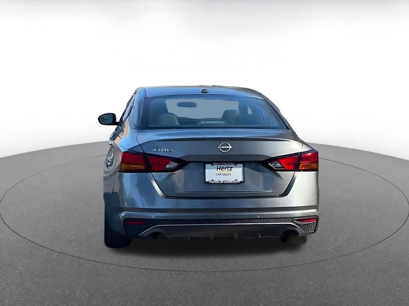 Used 2025 Nissan Altima 2.5 SV image 11