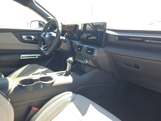 Used 2024 Ford Mustang Coupe RWD image 13
