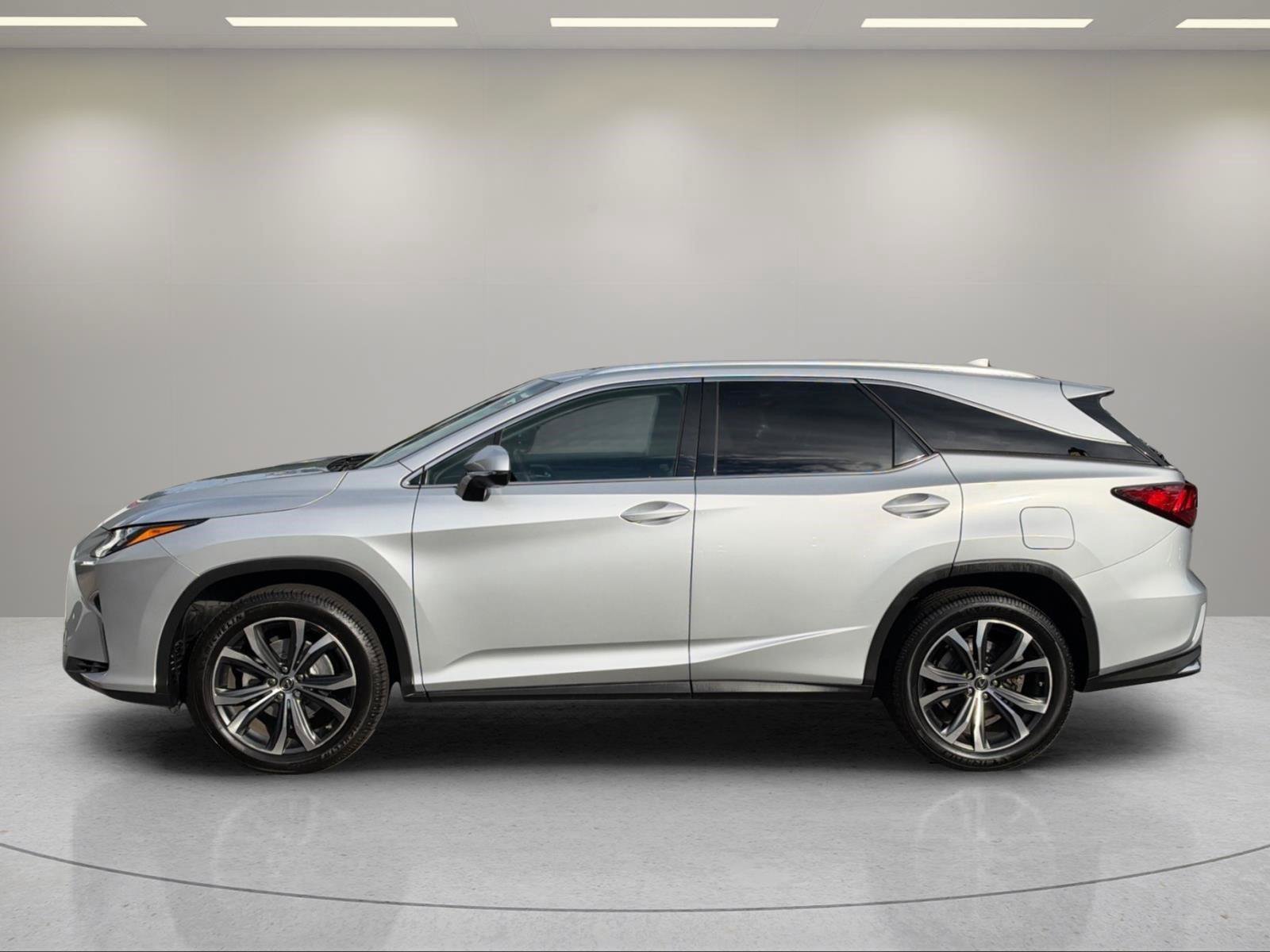 Used 2019 Lexus RX 350L FWD image 2