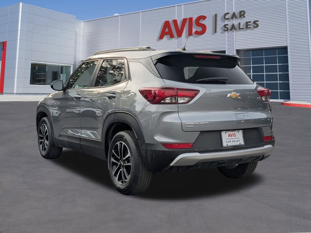 Used 2025 Chevrolet TrailBlazer LT image 3