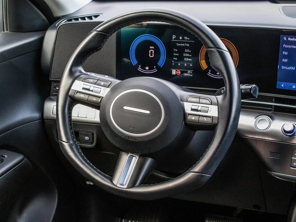 Used 2025 Hyundai Kona SEL image 24