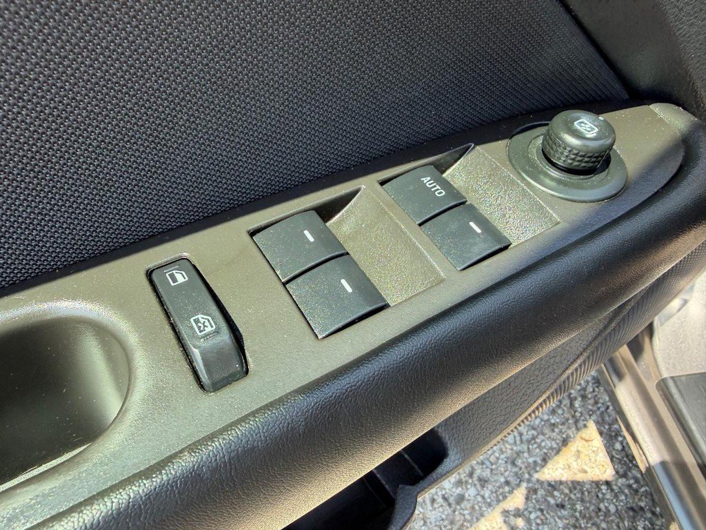 Used 2012 Ford Fusion SE FWD image 37