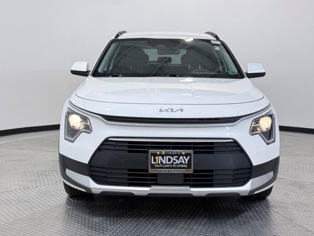 Used 2023 Kia Niro EX image 2