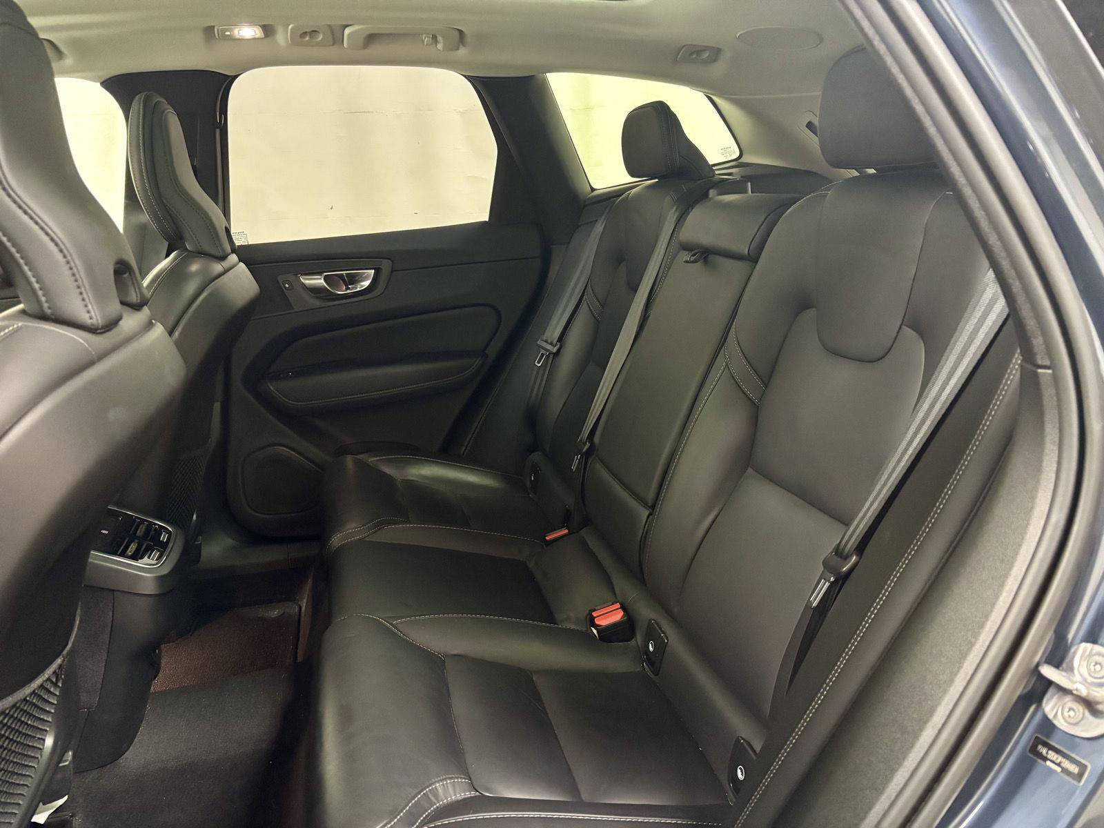 Used 2023 Volvo XC60 B5 Ultimate w/ Climate Package FWD image 20