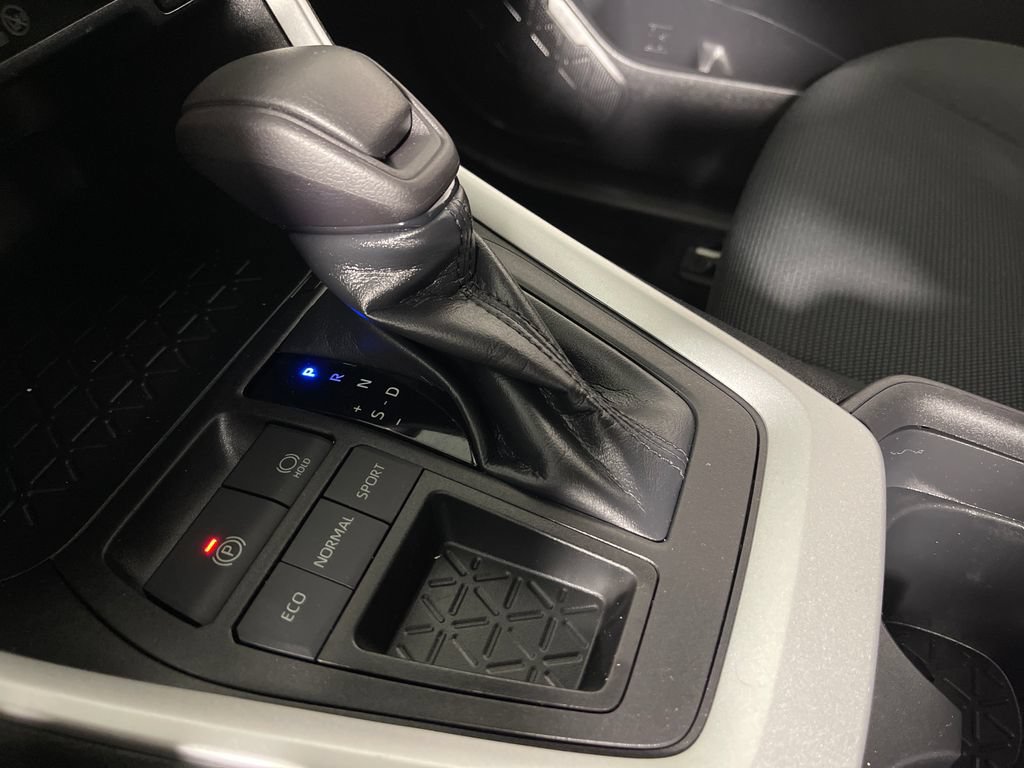 Certified 2021 Toyota RAV4 LE FWD image 22