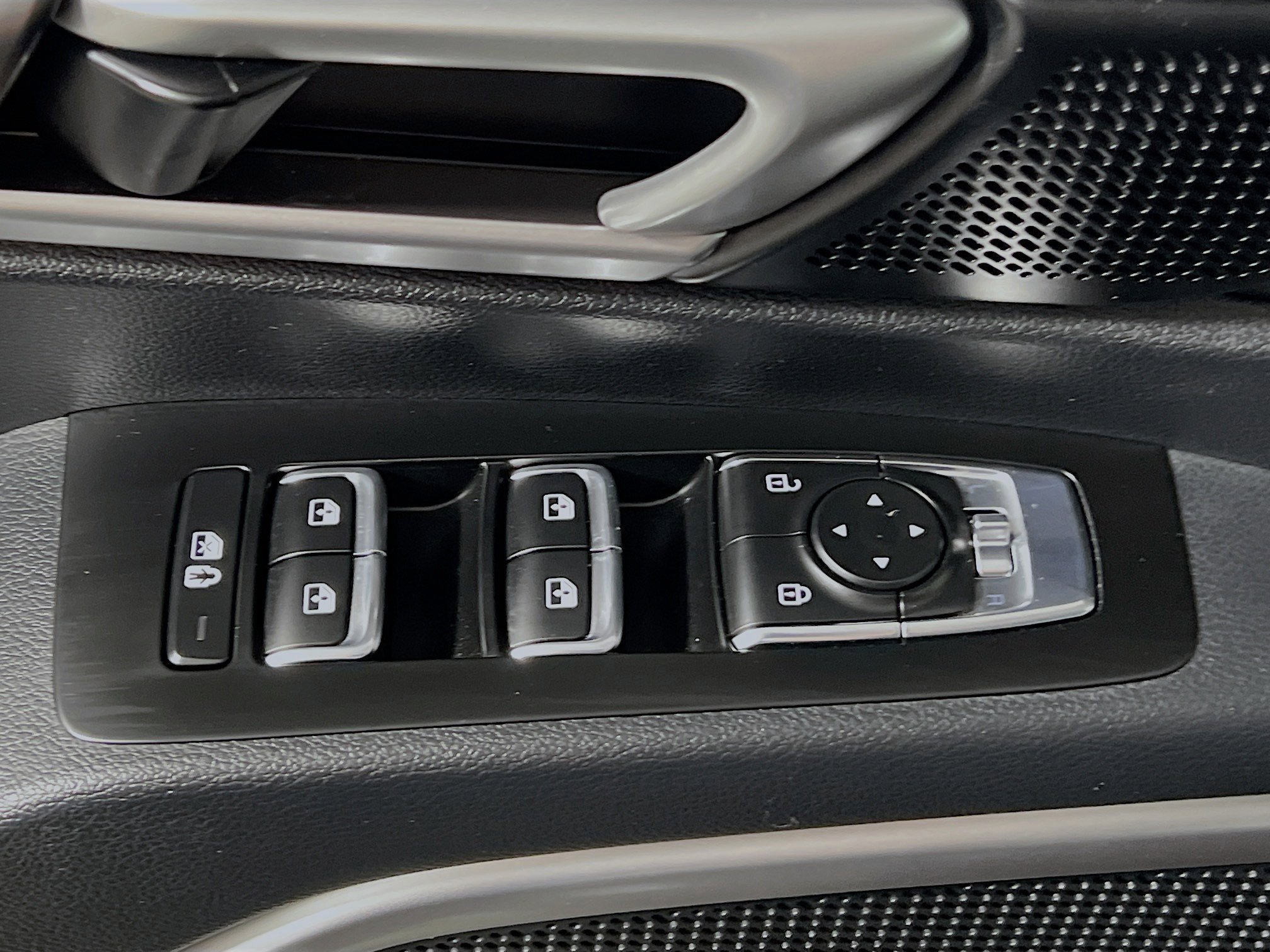 Used 2025 Kia Telluride S image 17