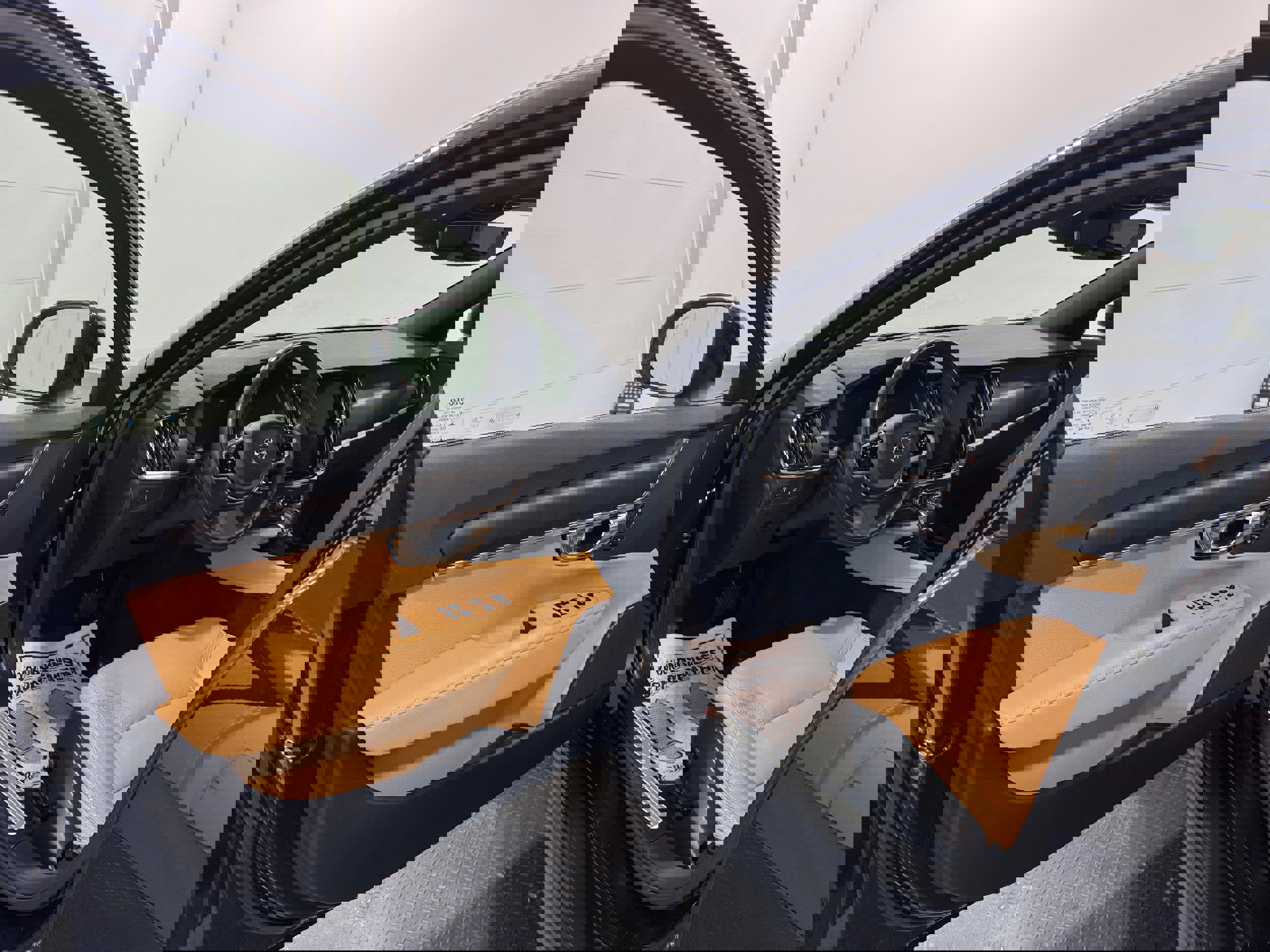 Used 2018 Volvo V90 T6 Cross Country w/ Convenience Package image 3