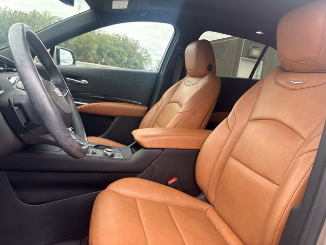 Used 2023 Cadillac XT4 Premium Luxury AWD/4WD image 3