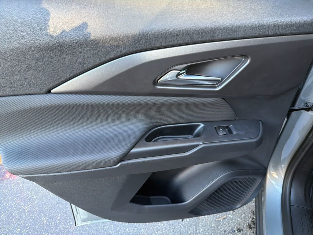 New 2026 Chevrolet Equinox EV LT image 30