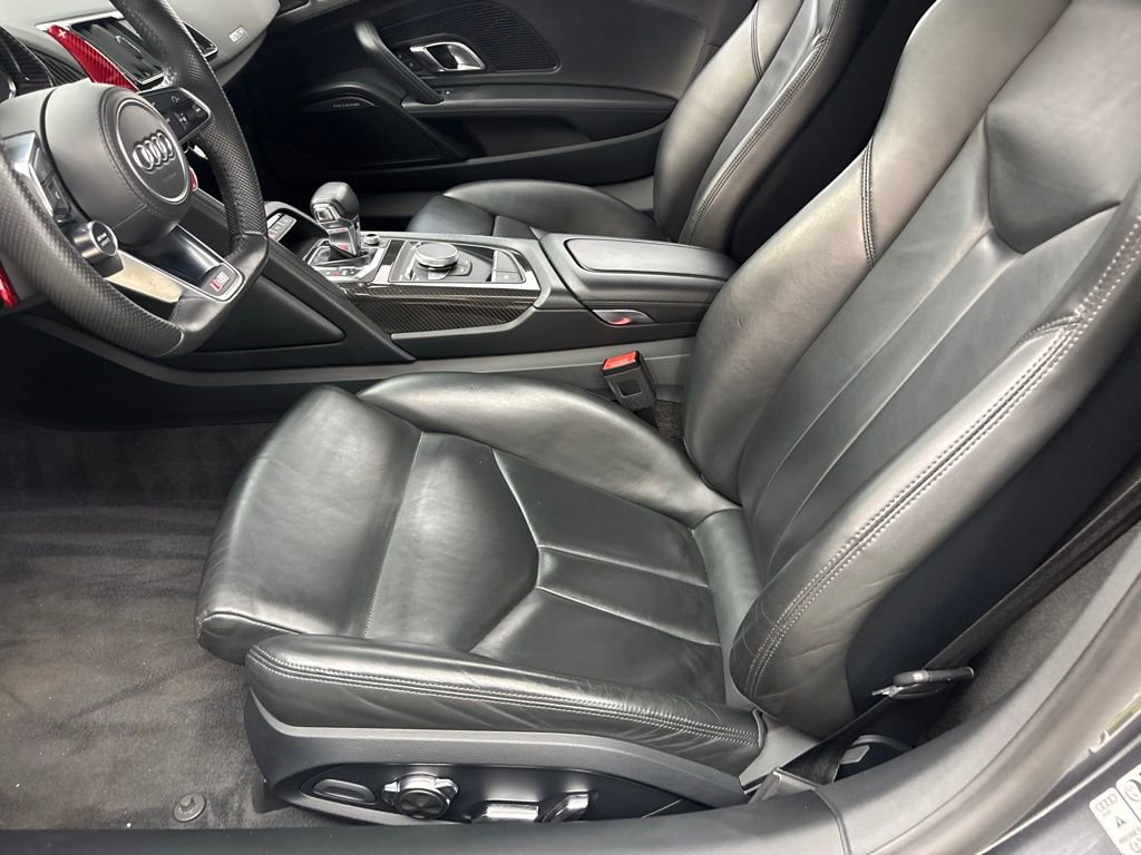 Used 2018 Audi R8 V10 w/ Premium Package image 45
