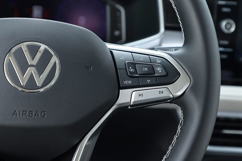 New 2025 Volkswagen Taos SEL image 61