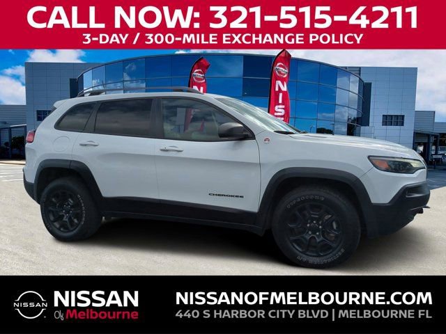 Used 2021 Jeep Cherokee Trailhawk w/ Comfort/Convenience Group AWD/4WD image 1