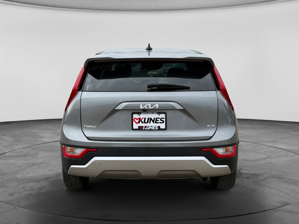 Used 2025 Kia Niro LX FWD image 8