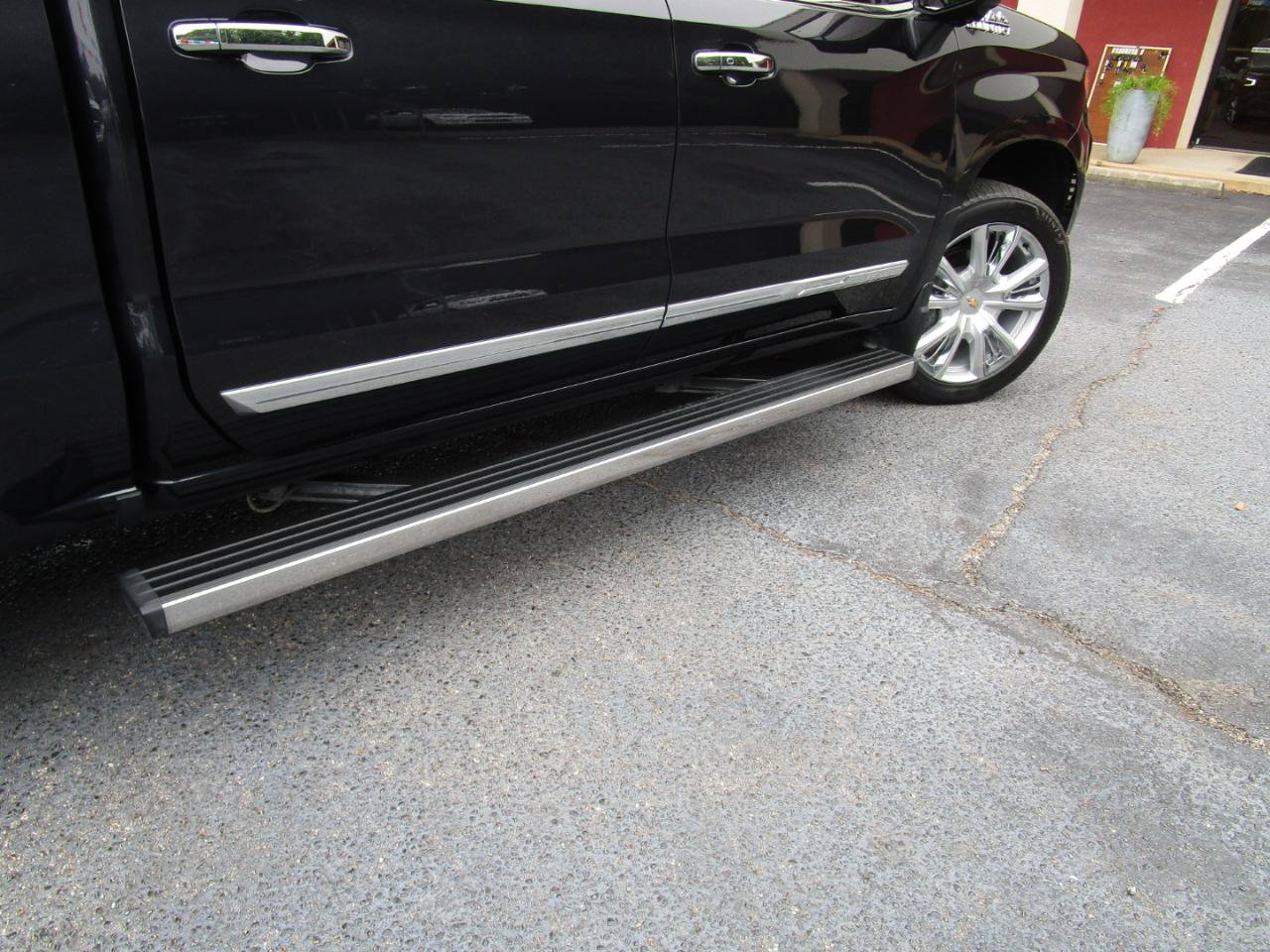 Used 2023 Chevrolet Silverado 1500 High Country w/ Technology Package AWD/4WD image 30