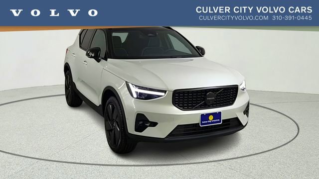 New 2026 Volvo XC40 B5 Ultra w/ Climate Package