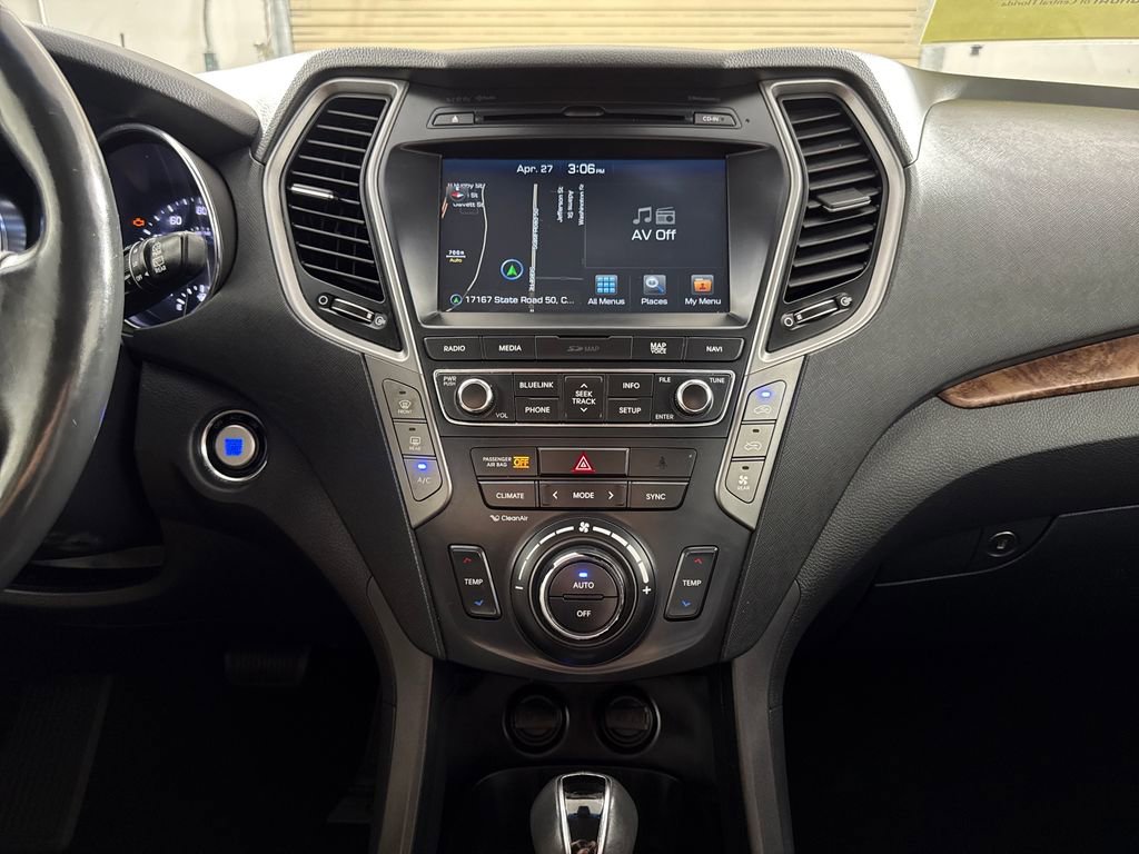 Used 2017 Hyundai Santa Fe AWD w/ SE Ultimate Tech Package 03 image 18