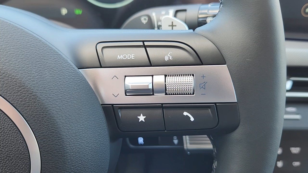 New 2025 Hyundai Sonata Limited image 13