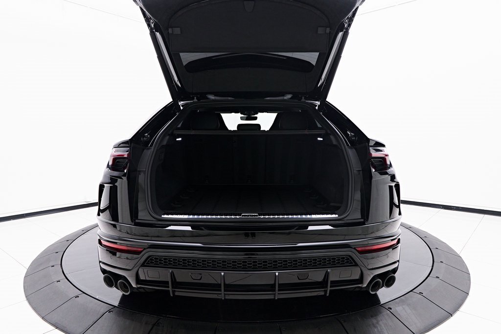 Used 2022 Lamborghini Urus image 19
