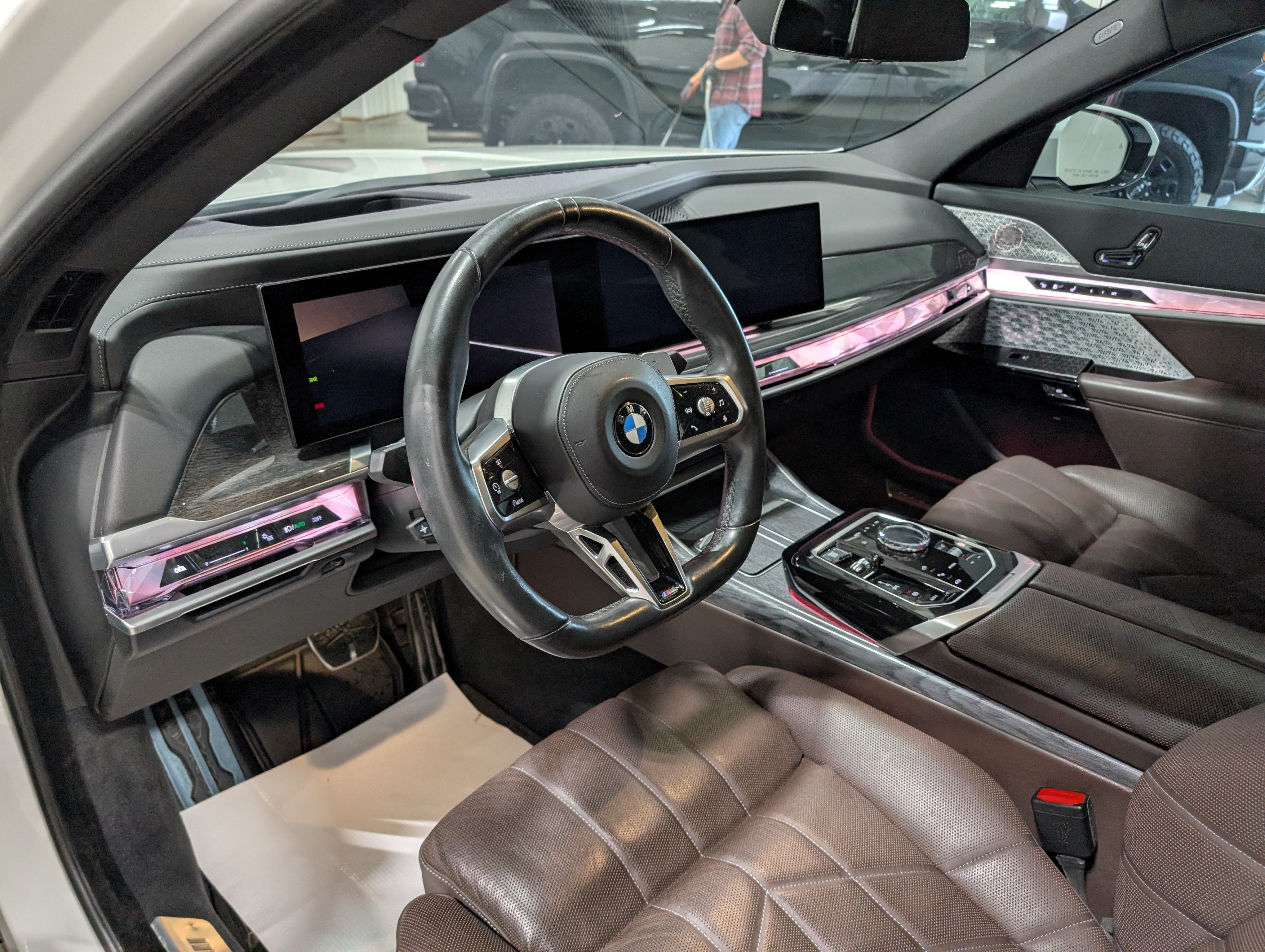 Used 2023 BMW 760i xDrive w/ Executive Package AWD/4WD image 13