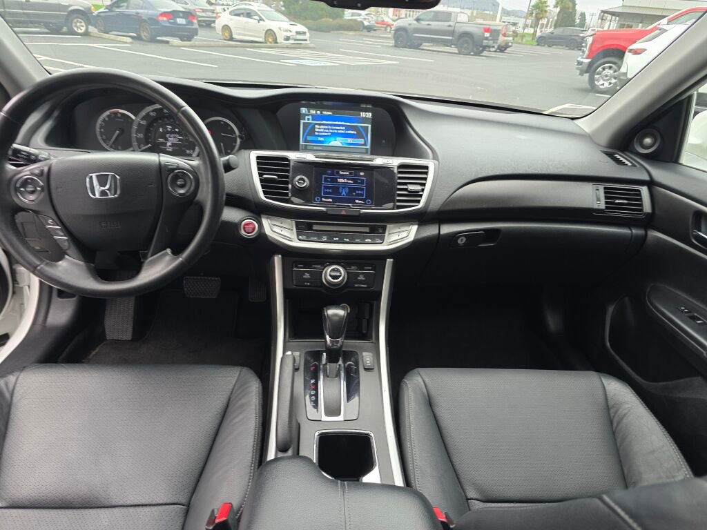 Used 2014 Honda Accord Touring image 15