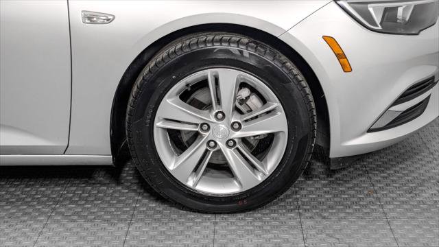 Used 2018 Buick Regal Preferred image 34