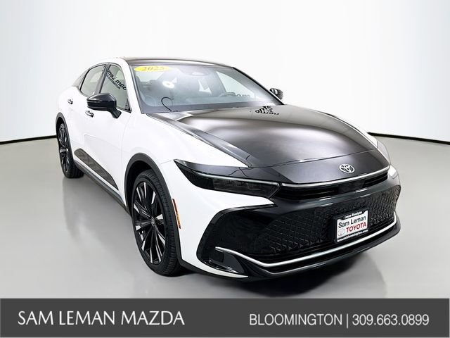 Used 2025 Toyota Crown Platinum w/ Carpet Mat Package (TMS) AWD/4WD image 1