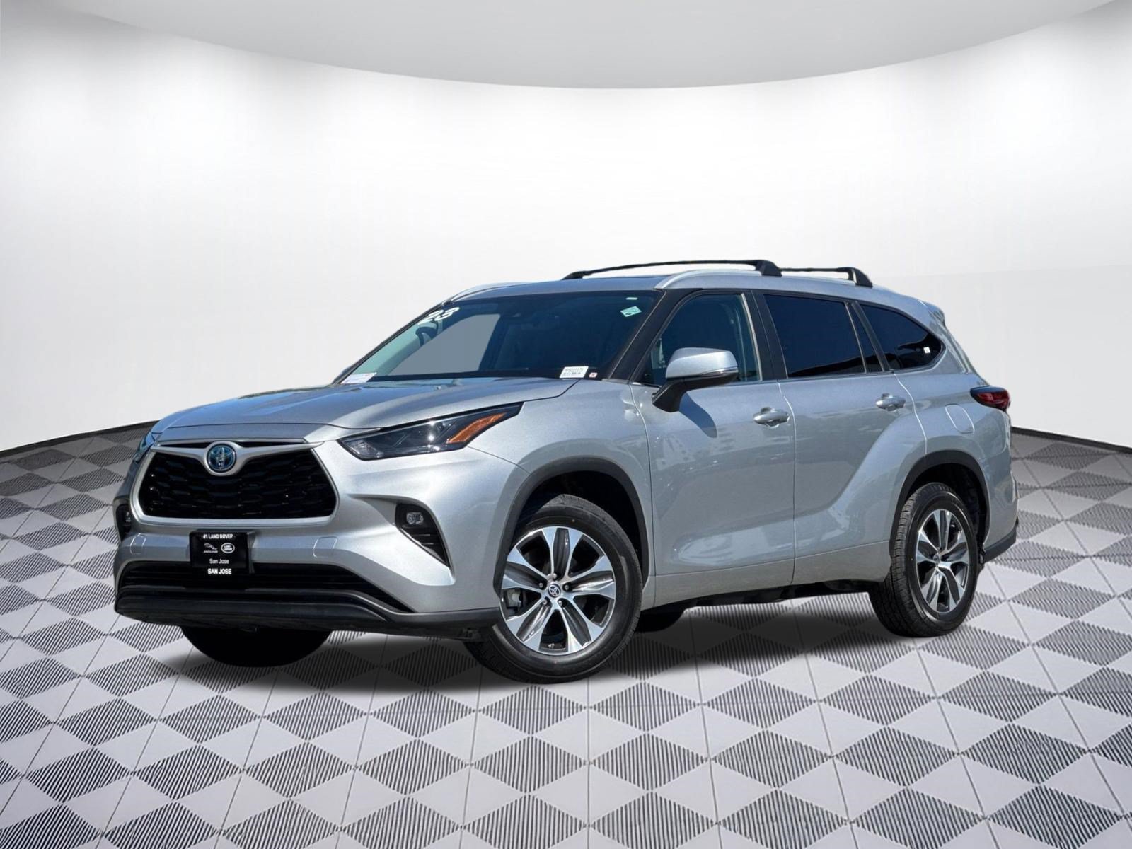 Used 2023 Toyota Highlander XLE FWD image 30