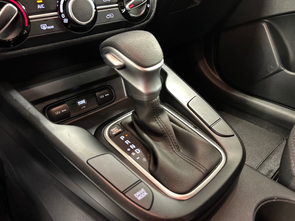 Used 2025 Kia Soul LX w/ LX Technology Package FWD image 37