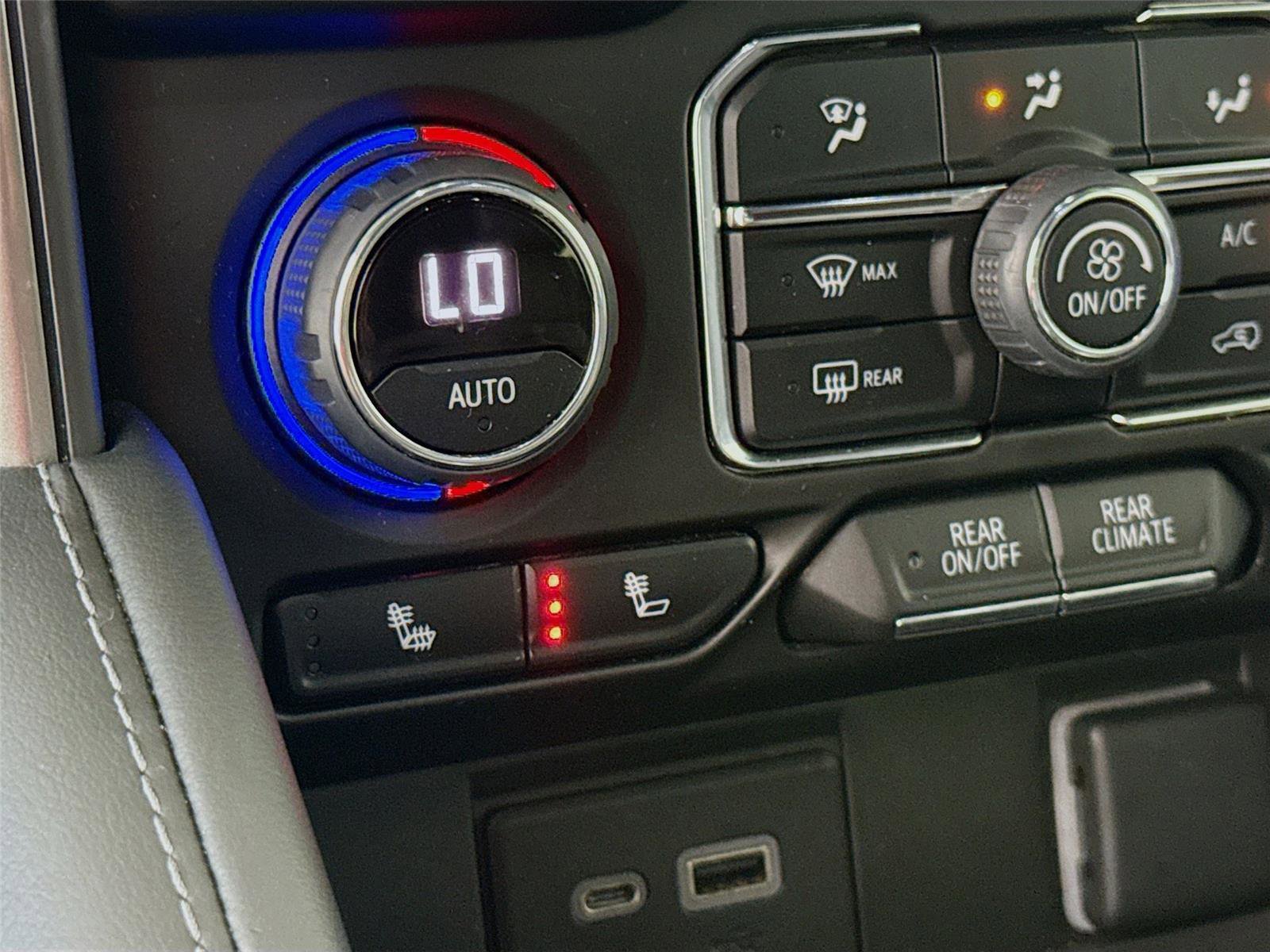 Used 2022 Chevrolet Tahoe LT w/ Luxury Package image 13