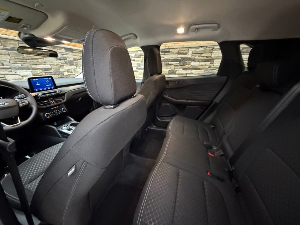 Used 2023 Ford Escape Active AWD/4WD image 27