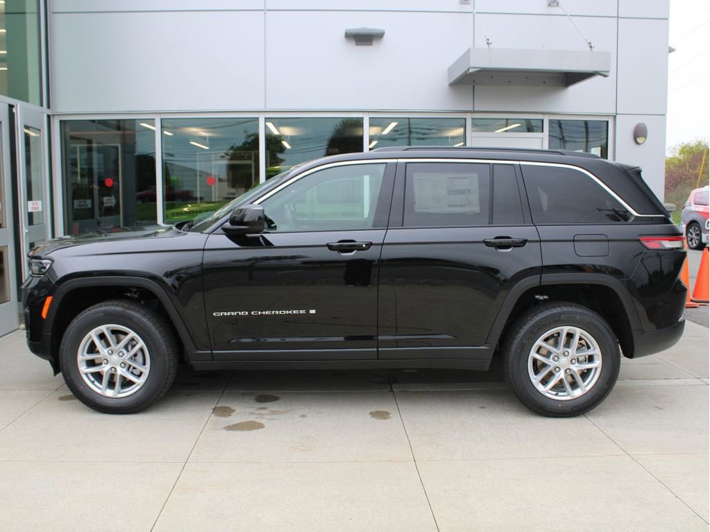 New 2025 Jeep Grand Cherokee Laredo X w/ Luxury Tech Group I image 5