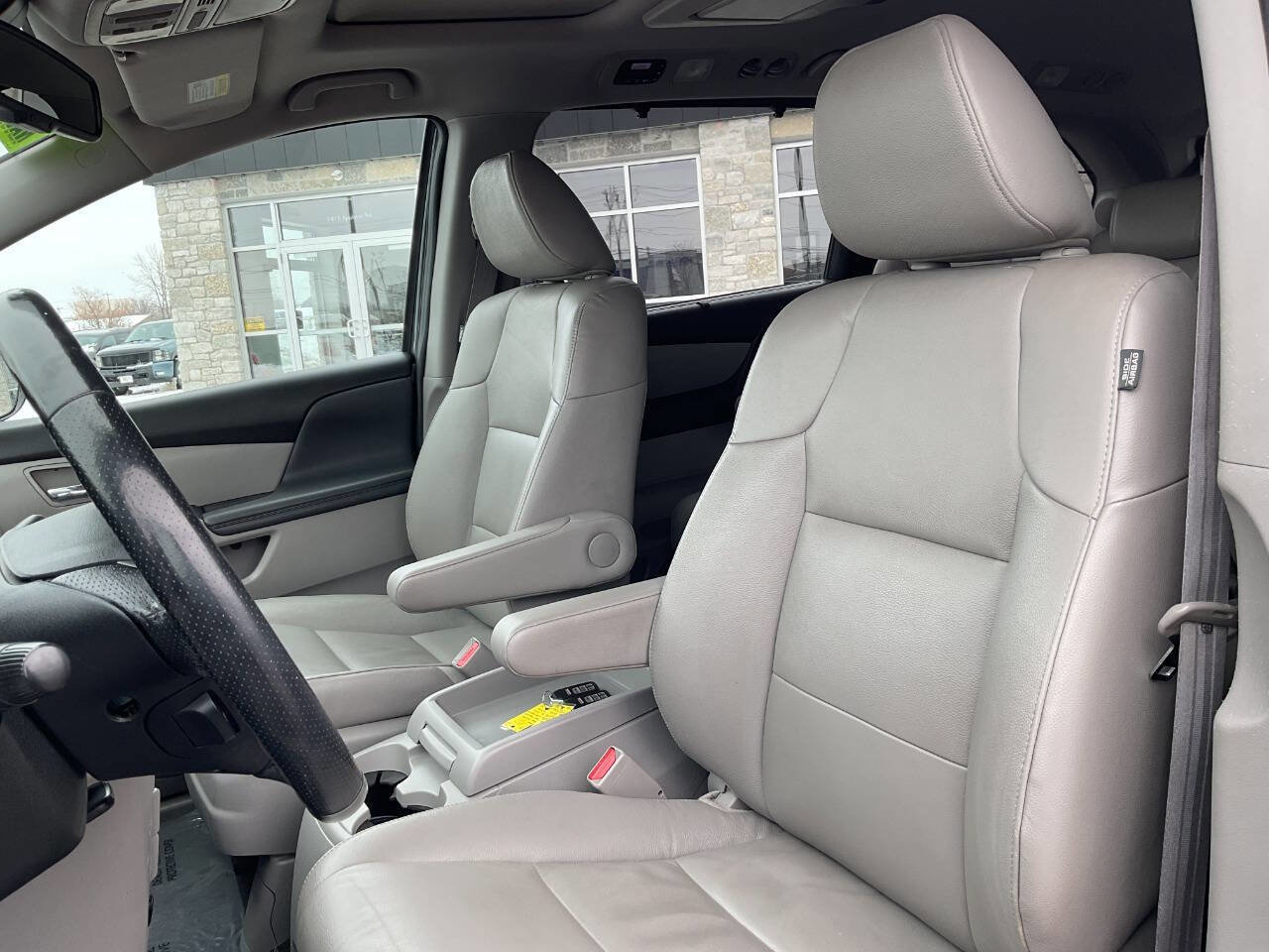 Used 2017 Honda Odyssey Touring Elite image 15