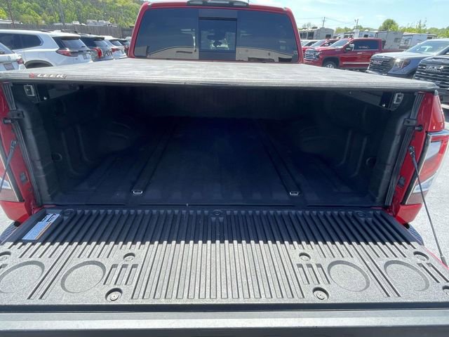 Used 2021 Nissan Titan PRO-4X w/ Pro-4x Convenience Package image 11