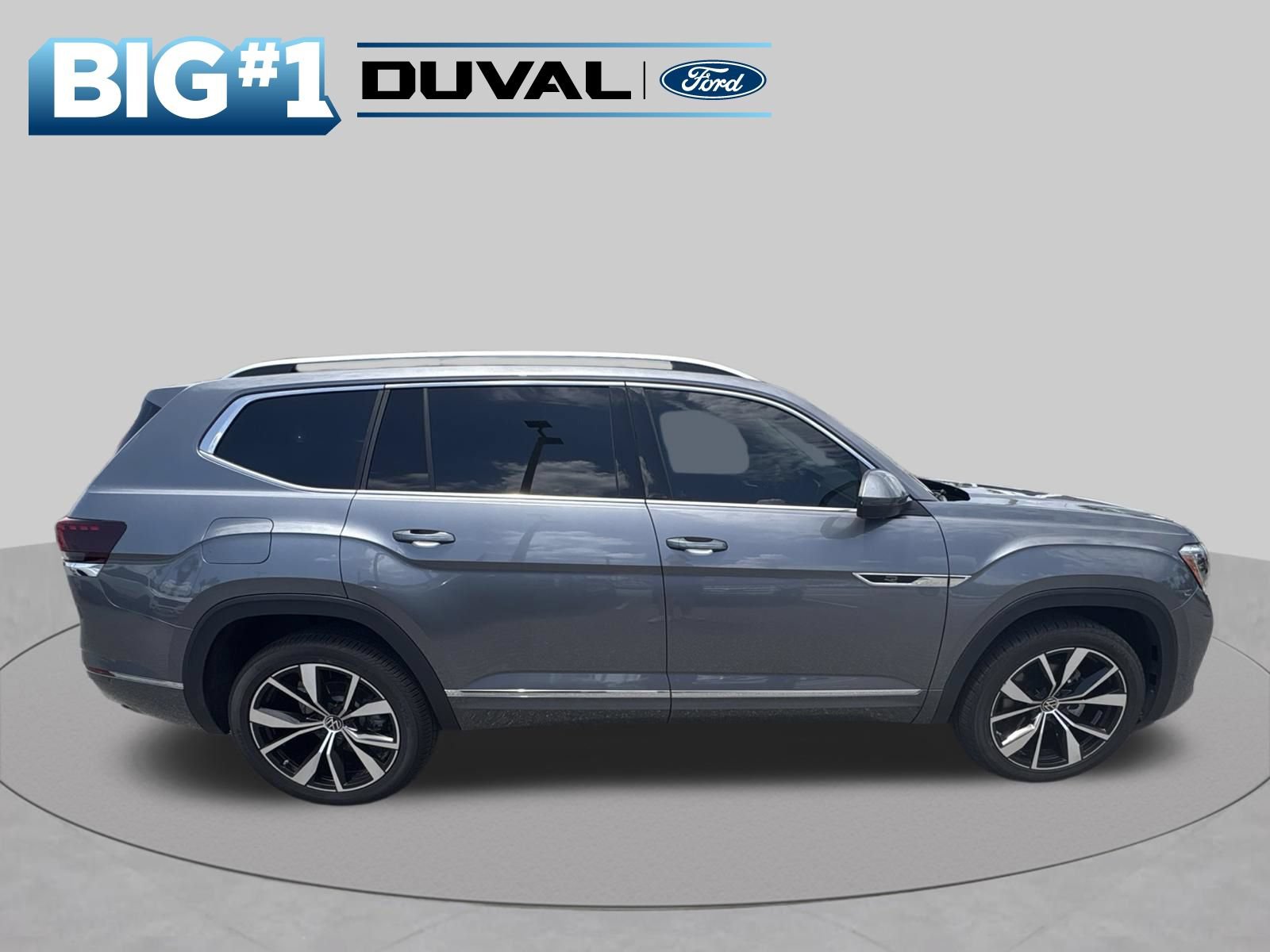 Used 2024 Volkswagen Atlas SEL Premium R-Line AWD/4WD image 4