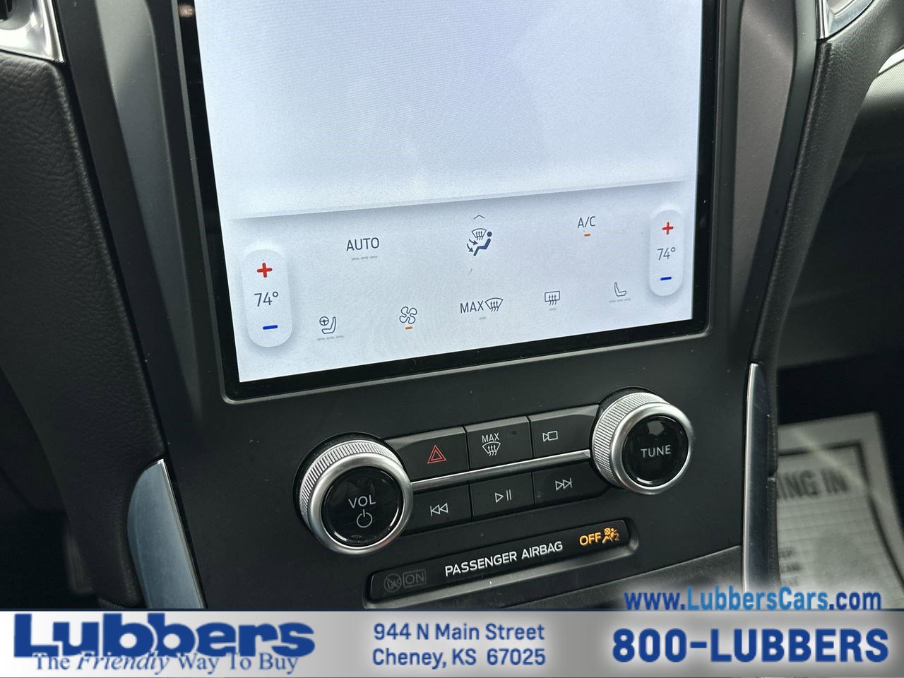 Used 2024 Ford Edge Titanium image 17