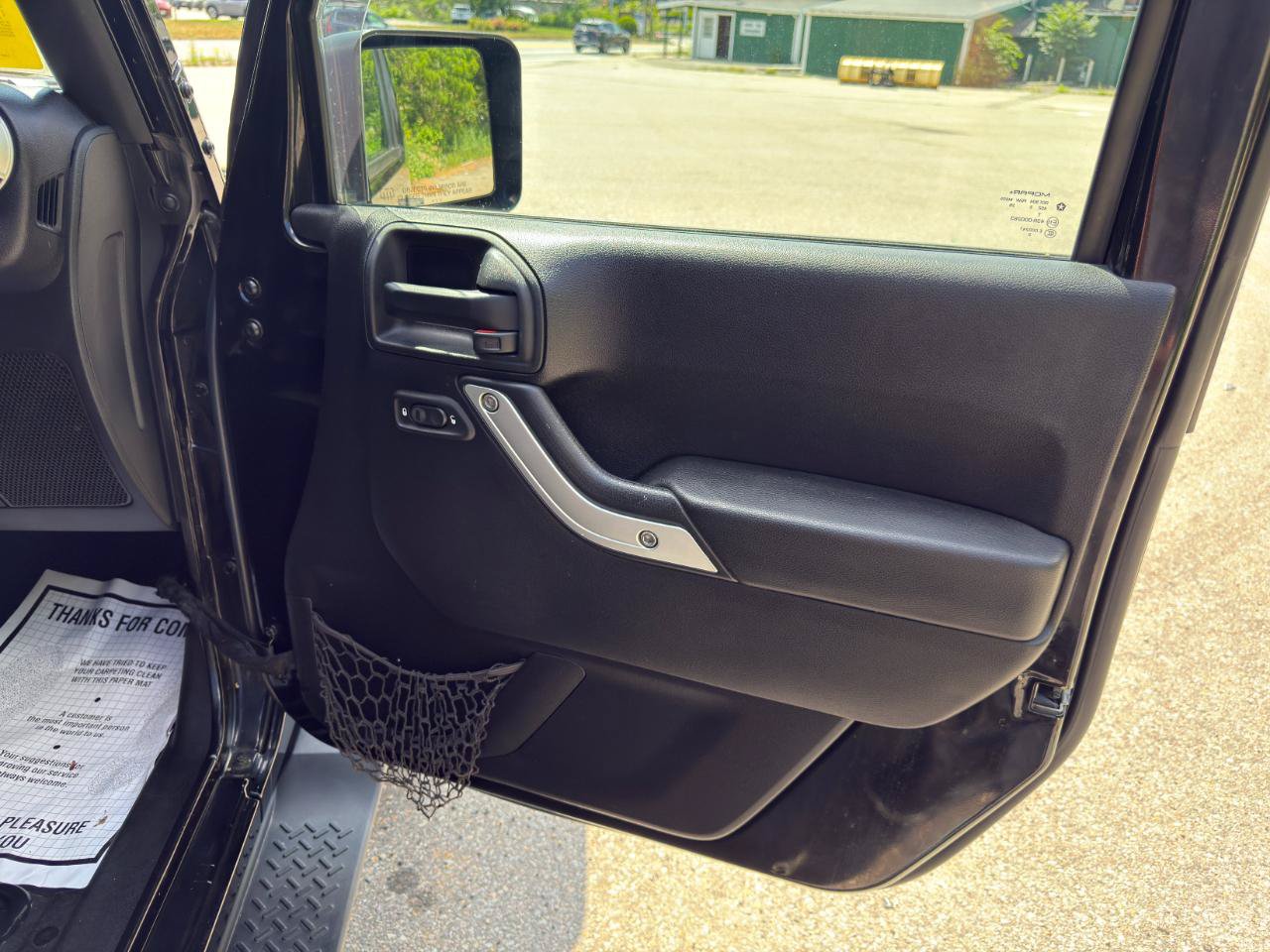 Used 2015 Jeep Wrangler Unlimited Sahara w/ Dual Top Group AWD/4WD image 39