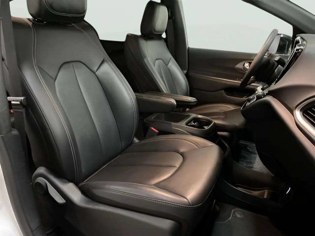 Used 2025 Chrysler Pacifica Select FWD image 77