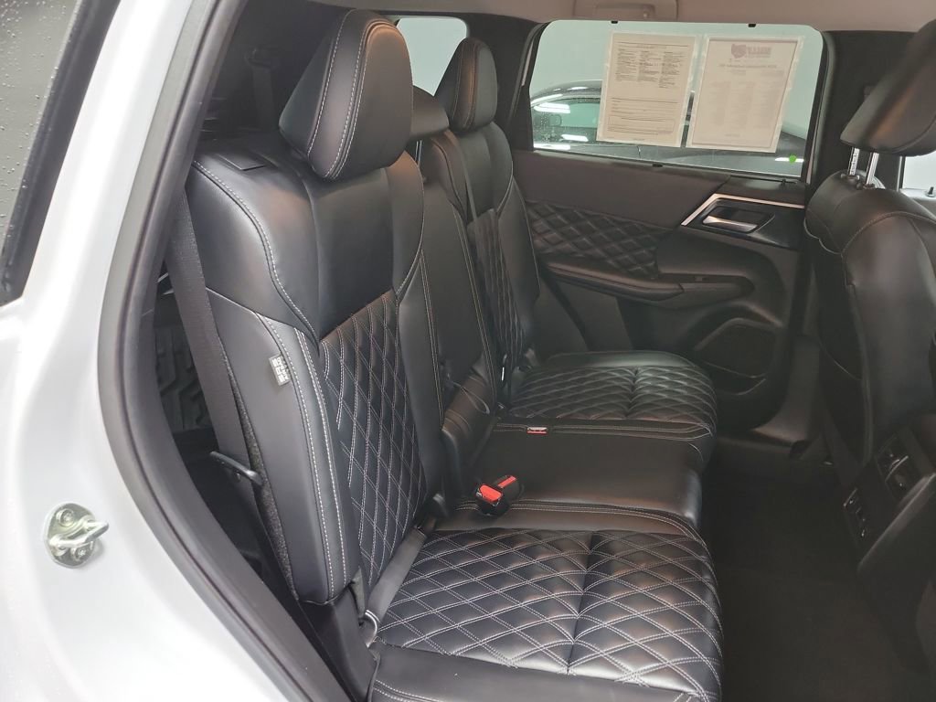 Used 2024 Mitsubishi Outlander SEL image 37
