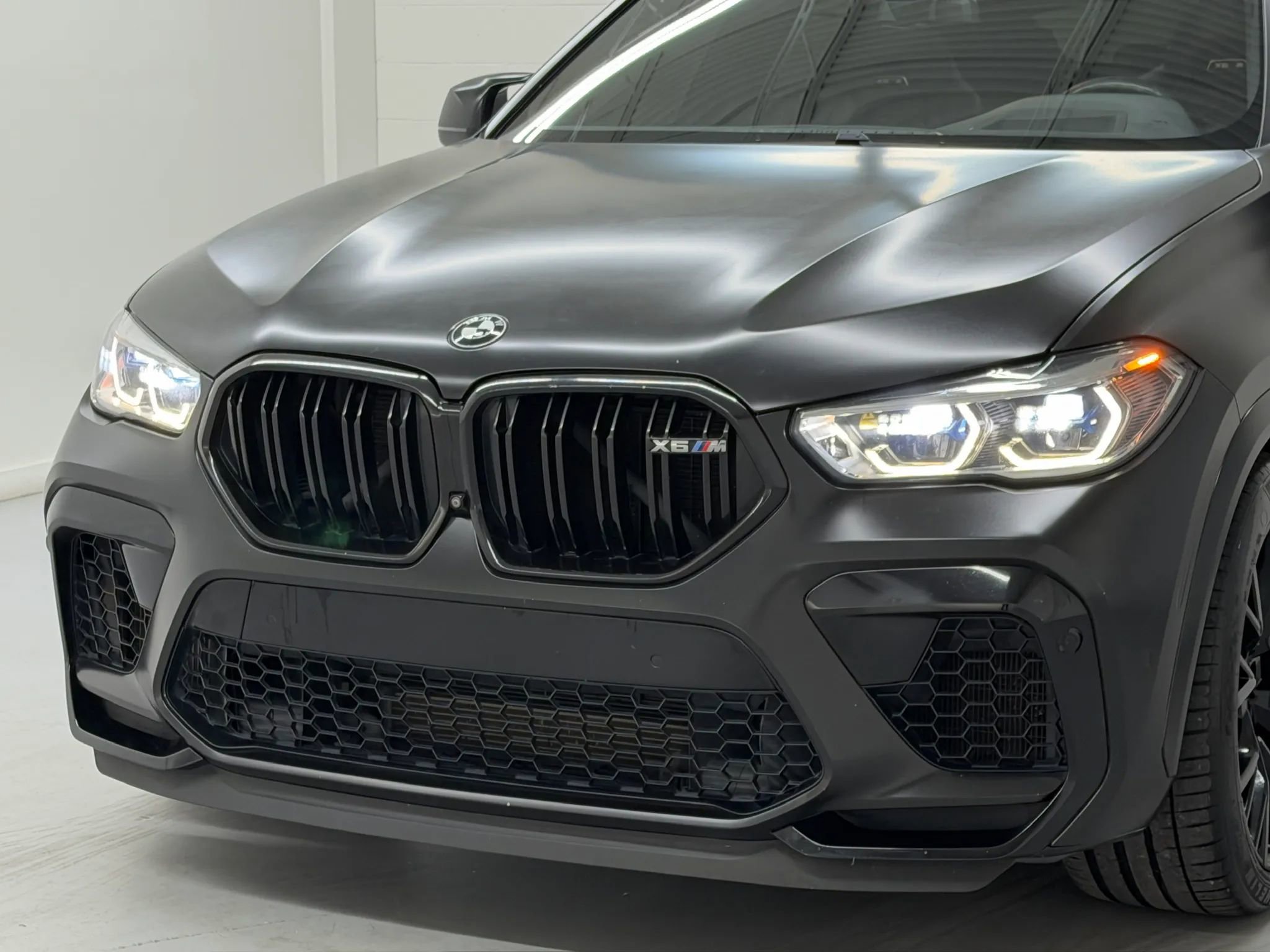 Used 2021 BMW X6 M w/ Executive Package AWD/4WD image 42