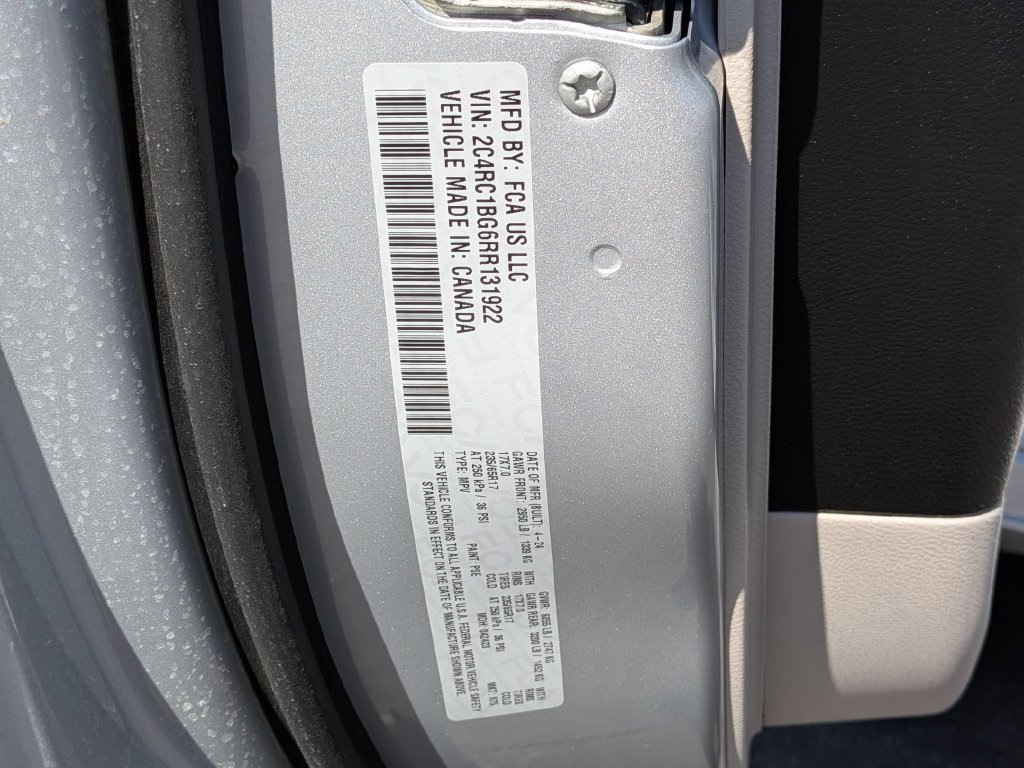 Used 2024 Chrysler Pacifica Touring-L FWD image 33