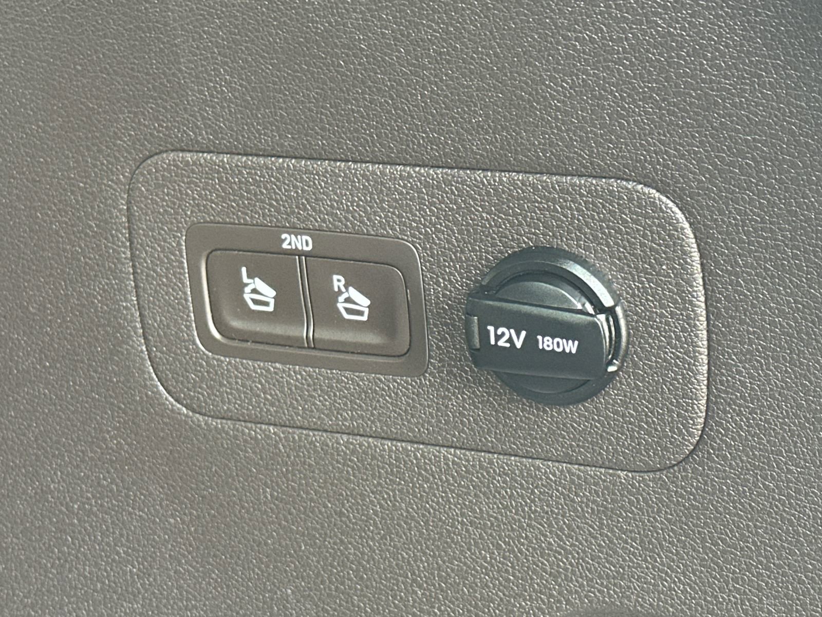 Used 2019 Hyundai Santa Fe Limited FWD image 19
