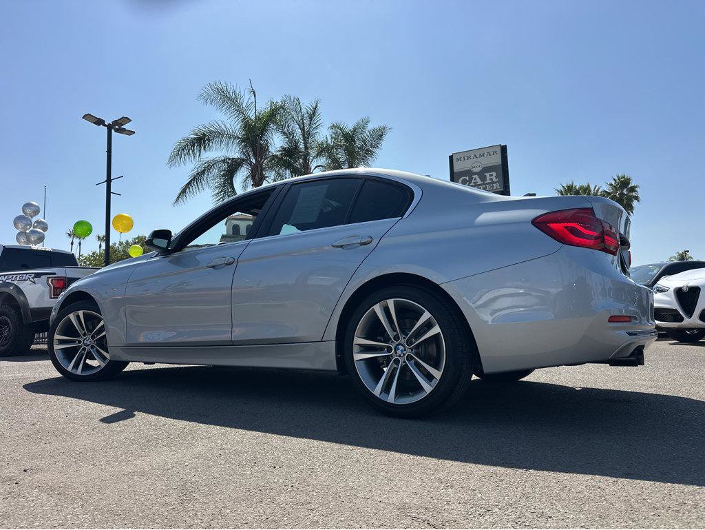 Used 2018 BMW 330i Sedan w/ Premium Package RWD image 3