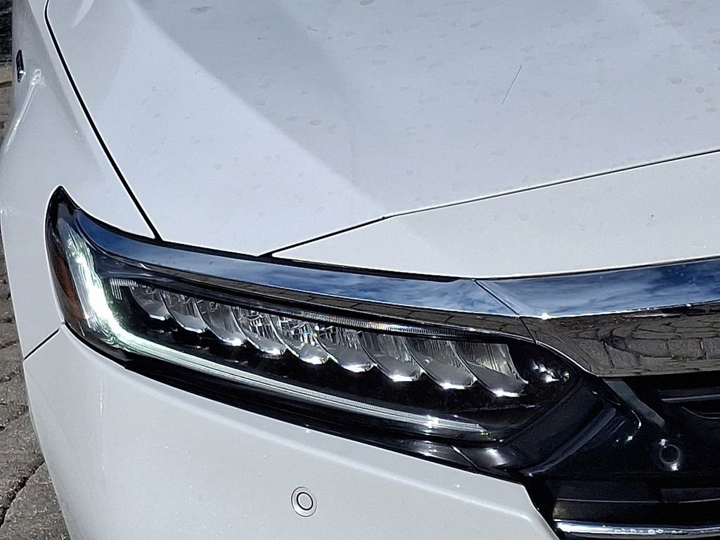 Used 2022 Honda Accord Touring image 9